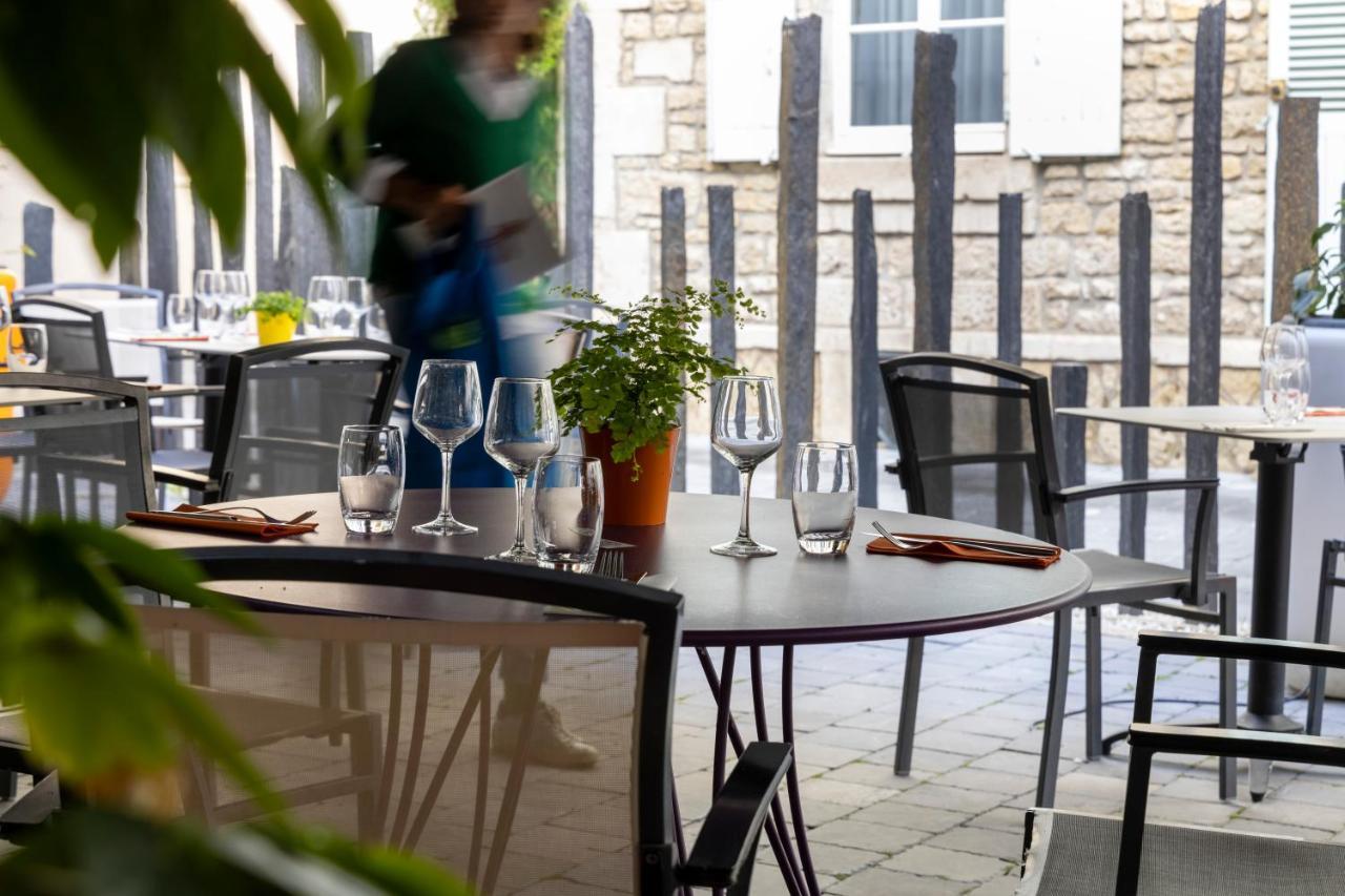 Hotel Logis Le Fontarabie Fontenay-le-Comte Zewnętrze zdjęcie