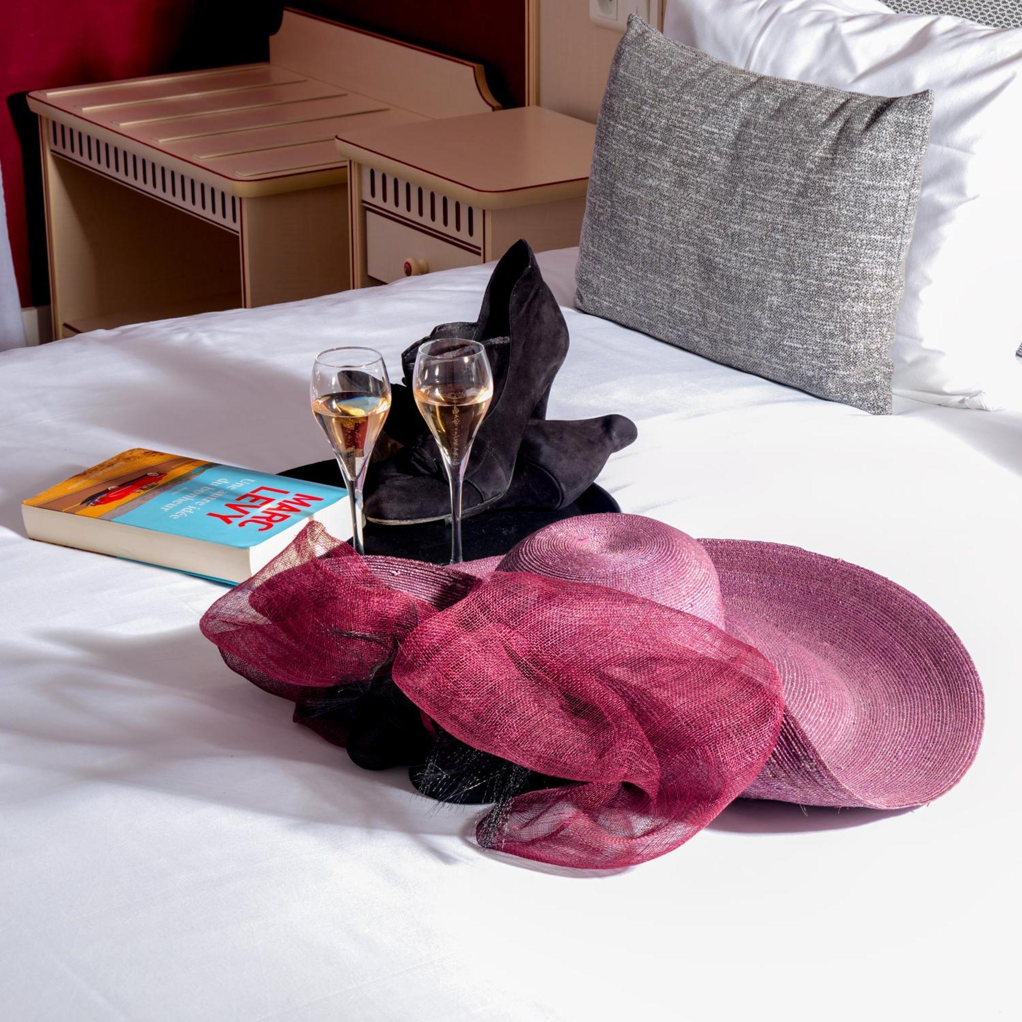 Hotel Logis Le Fontarabie Fontenay-le-Comte Zewnętrze zdjęcie