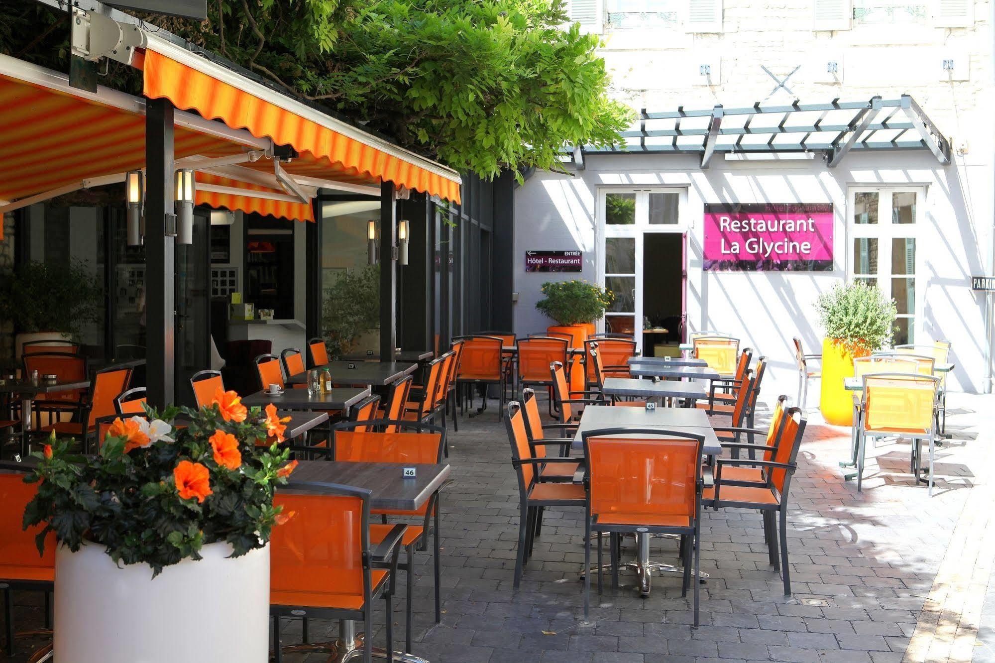 Hotel Logis Le Fontarabie Fontenay-le-Comte Zewnętrze zdjęcie